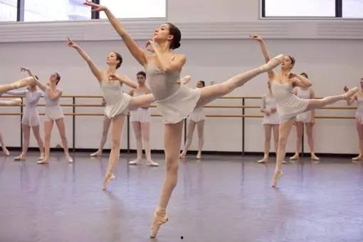 小美满舞蹈成人背景视频