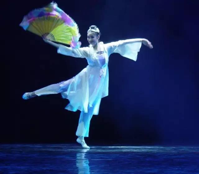 望远镜成人舞蹈视频大全,望远镜成人舞蹈视频大全赏析